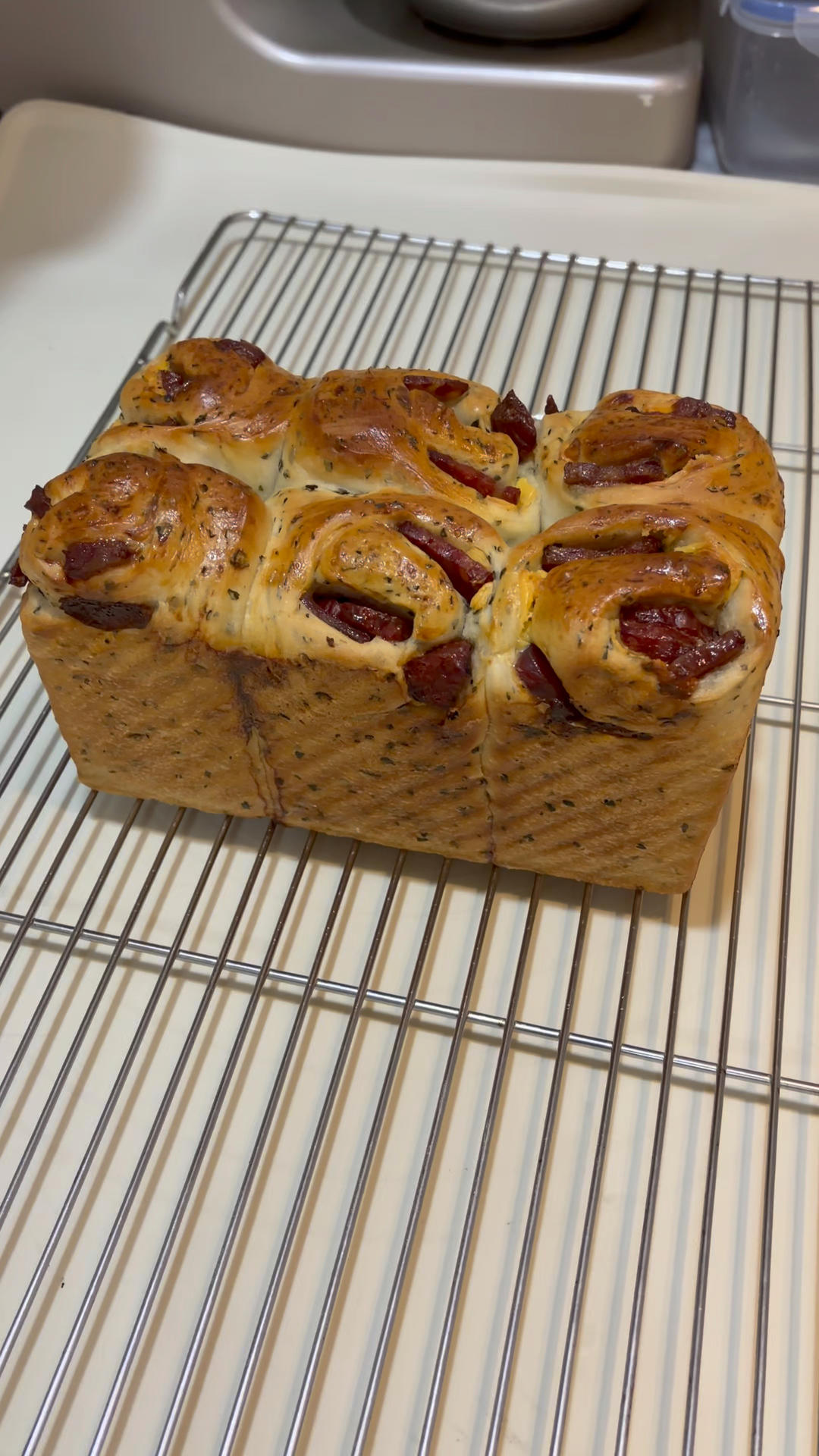 花椒叶腊肠吐司