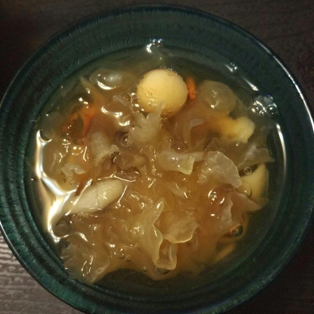 银耳百合莲子羹