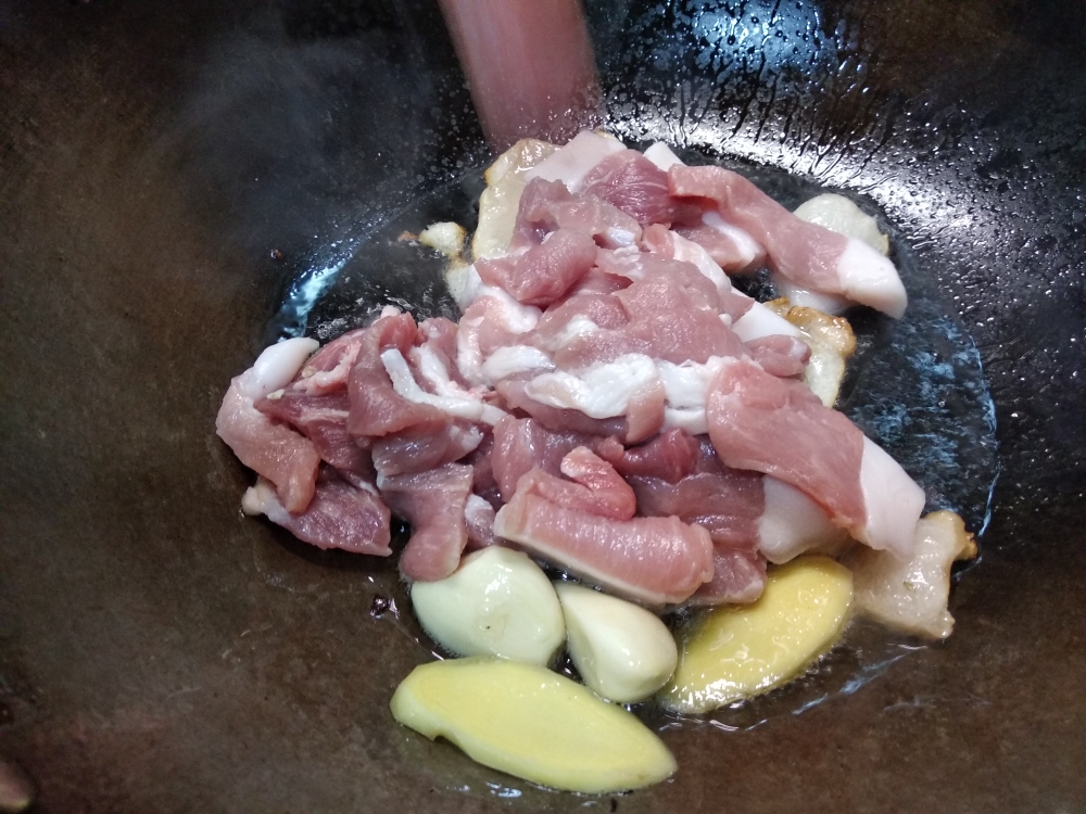 老长沙辣椒炒肉（油汁拌饭能吃两大碗）的做法 步骤4