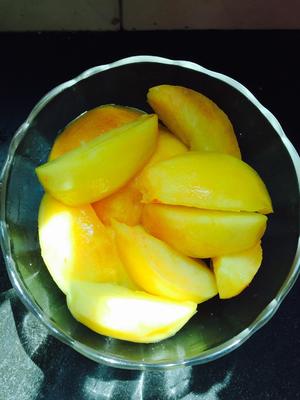 糖水罐头 油桃的做法 步骤2