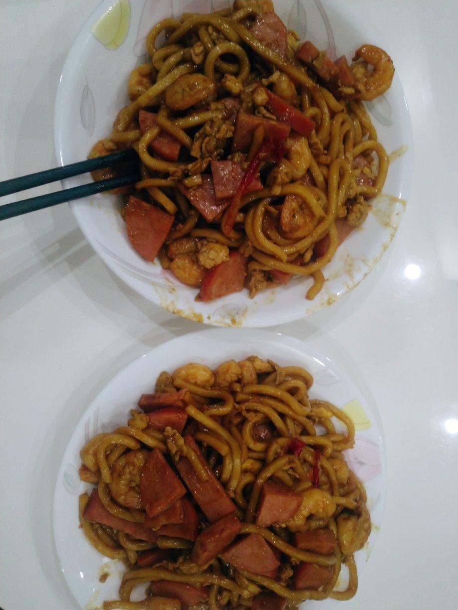 🔥爆好吃的黑椒虾仁炒乌冬面㊙️吃一口就沦陷❗️