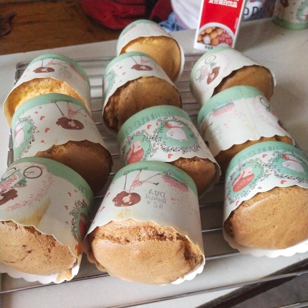 纸杯蛋糕 8寸戚风蛋糕的量