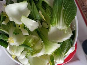 香菇油菜腐竹大蒸饺的做法 步骤2