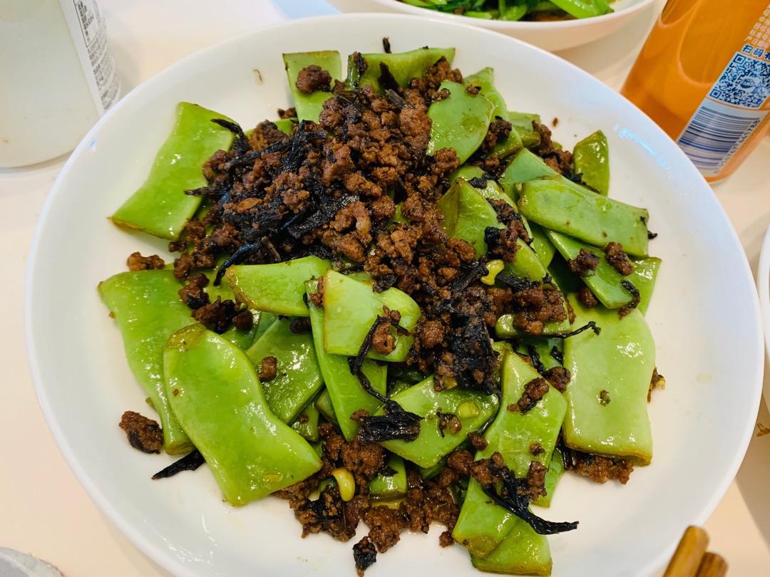 六宝的双层奶油生日蛋糕(不用色素)