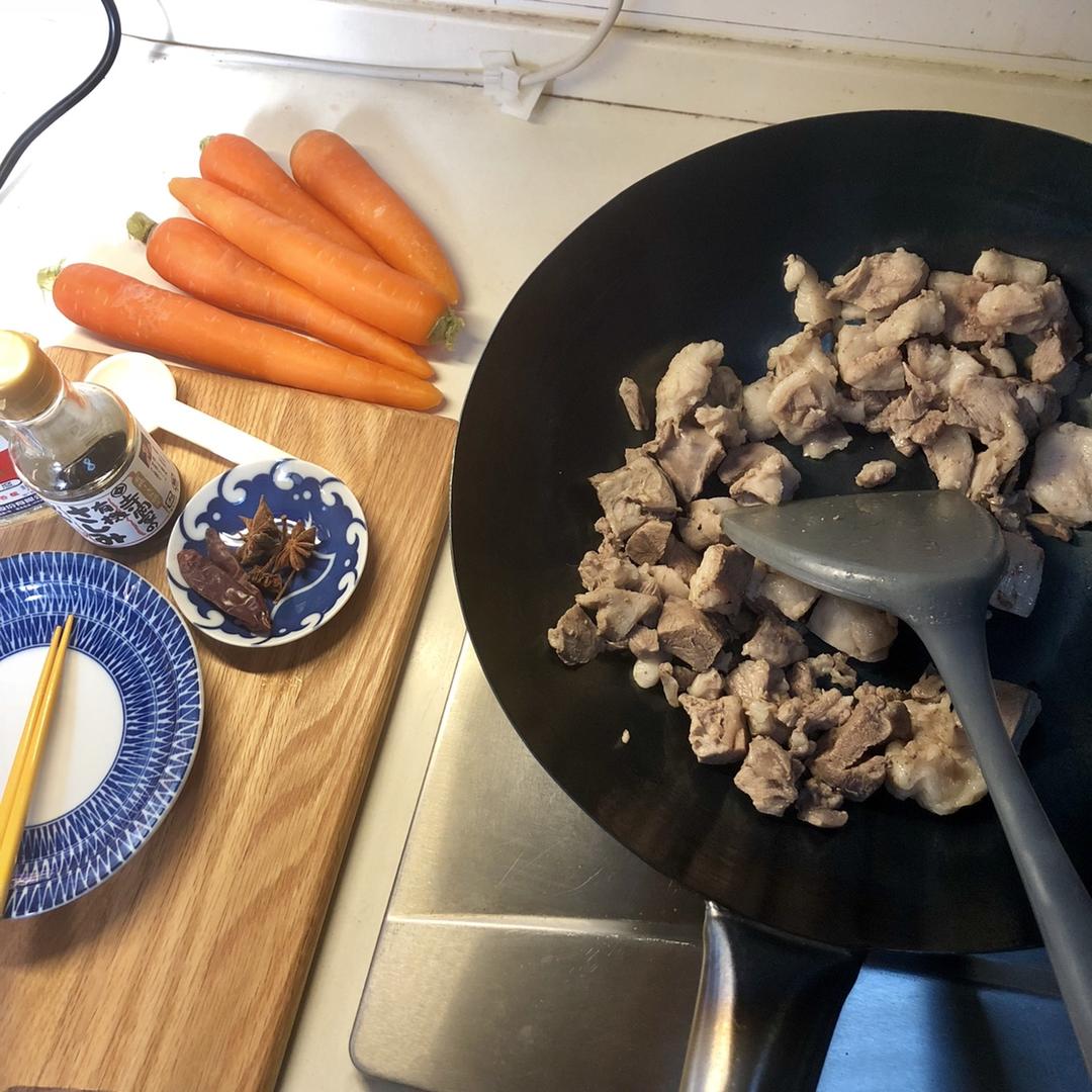 红焖羊肉炖胡萝卜