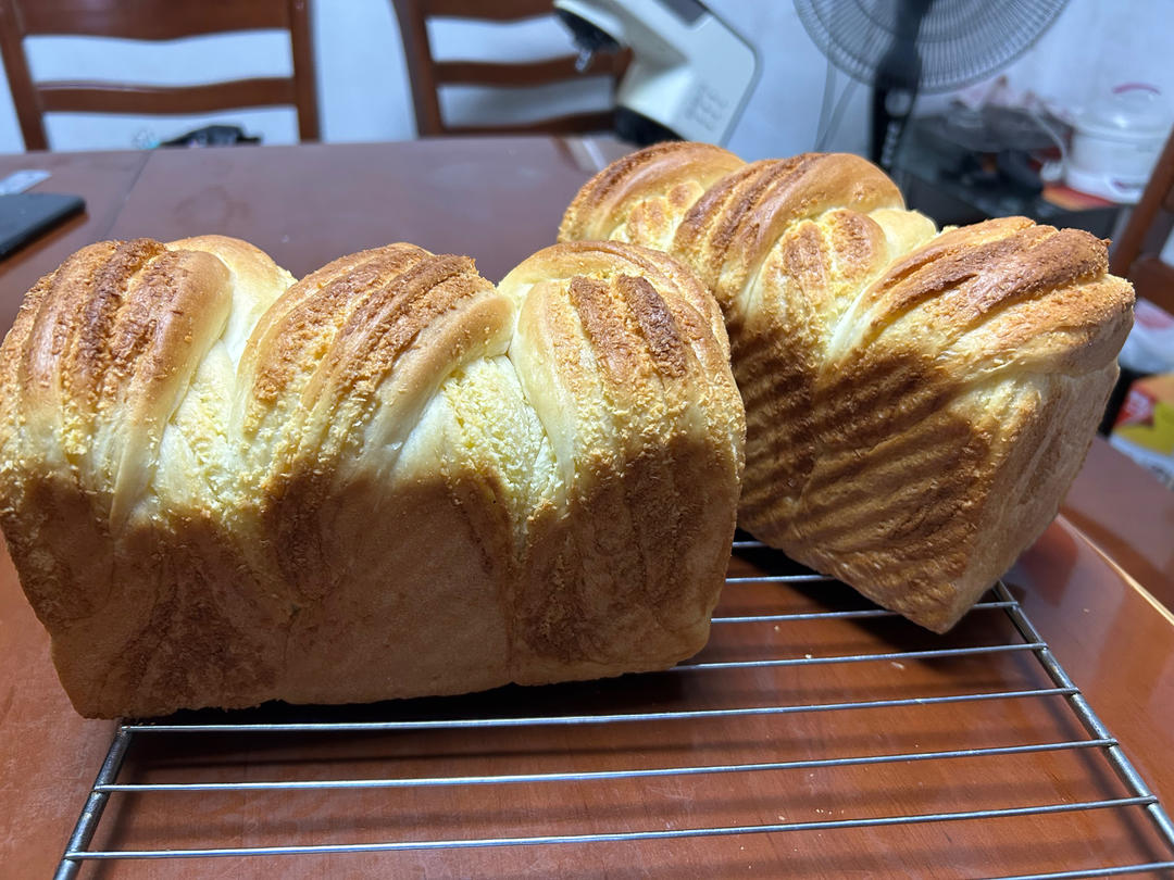 椰蓉满满吐司！幸福的味道。