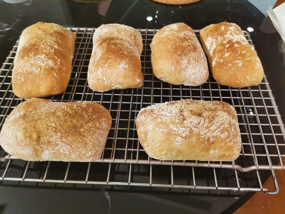恰巴塔面包  Ciabatta