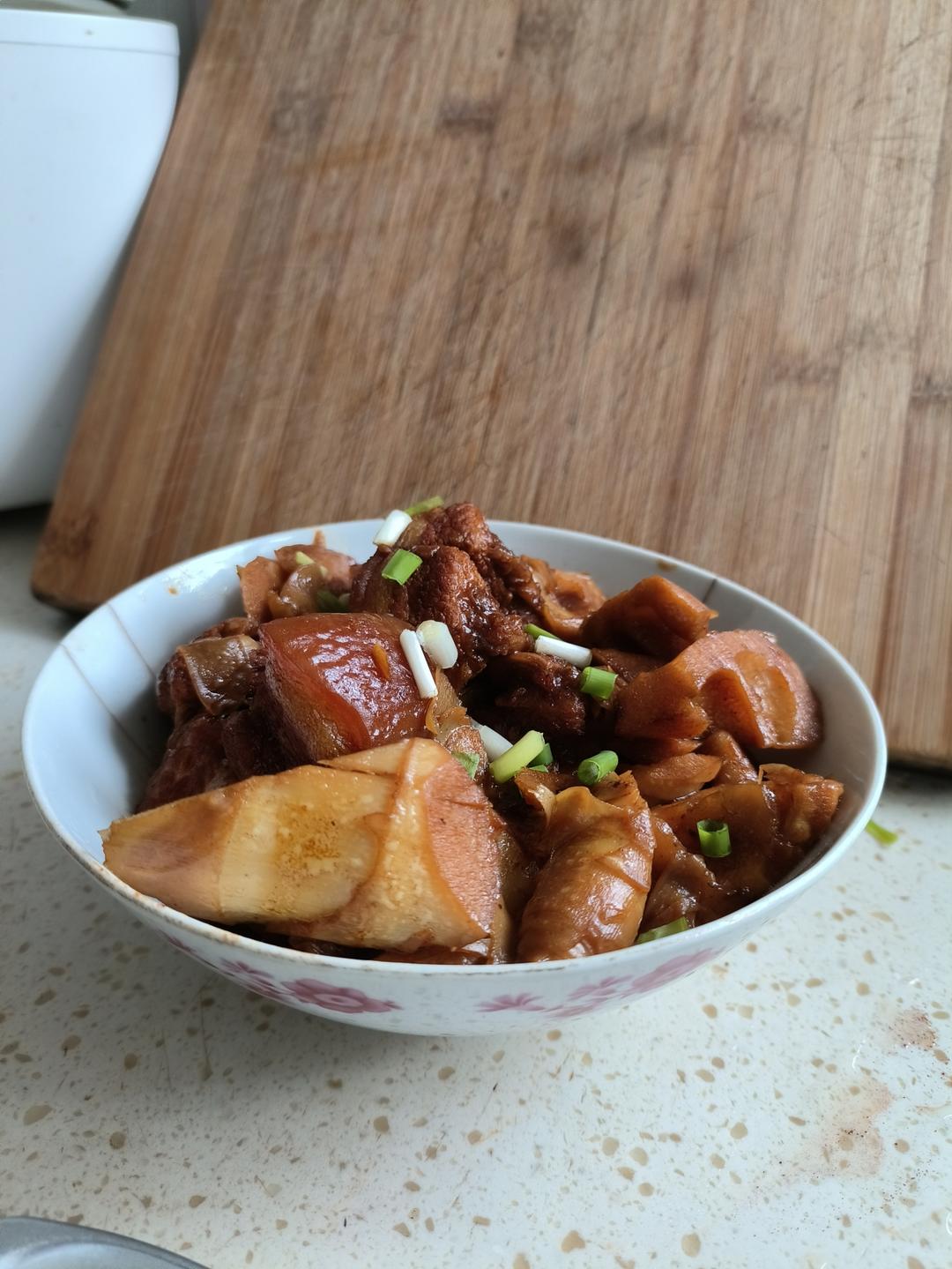 红烧肉油焖笋