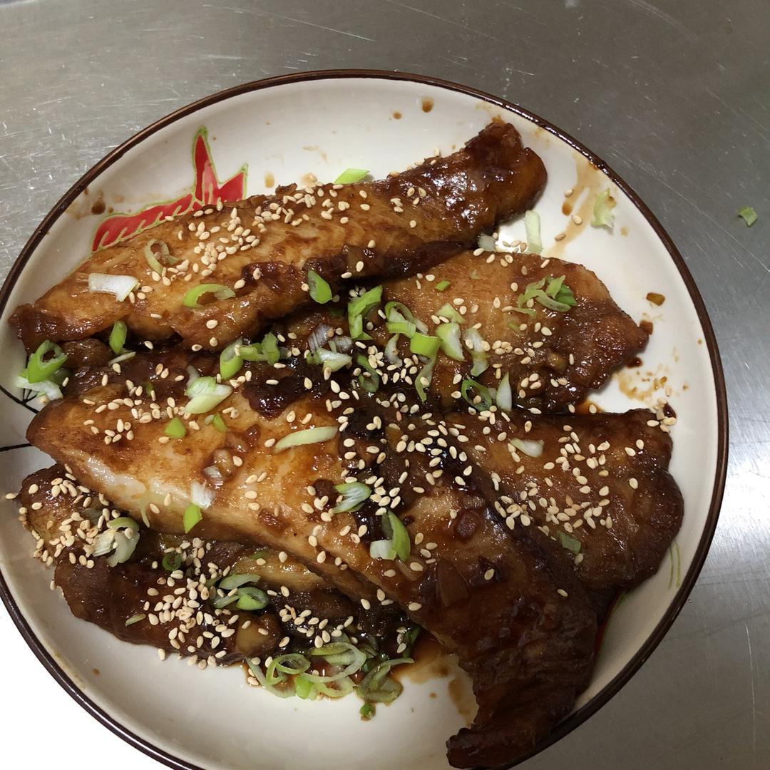 蜜汁巴沙鱼盖饭