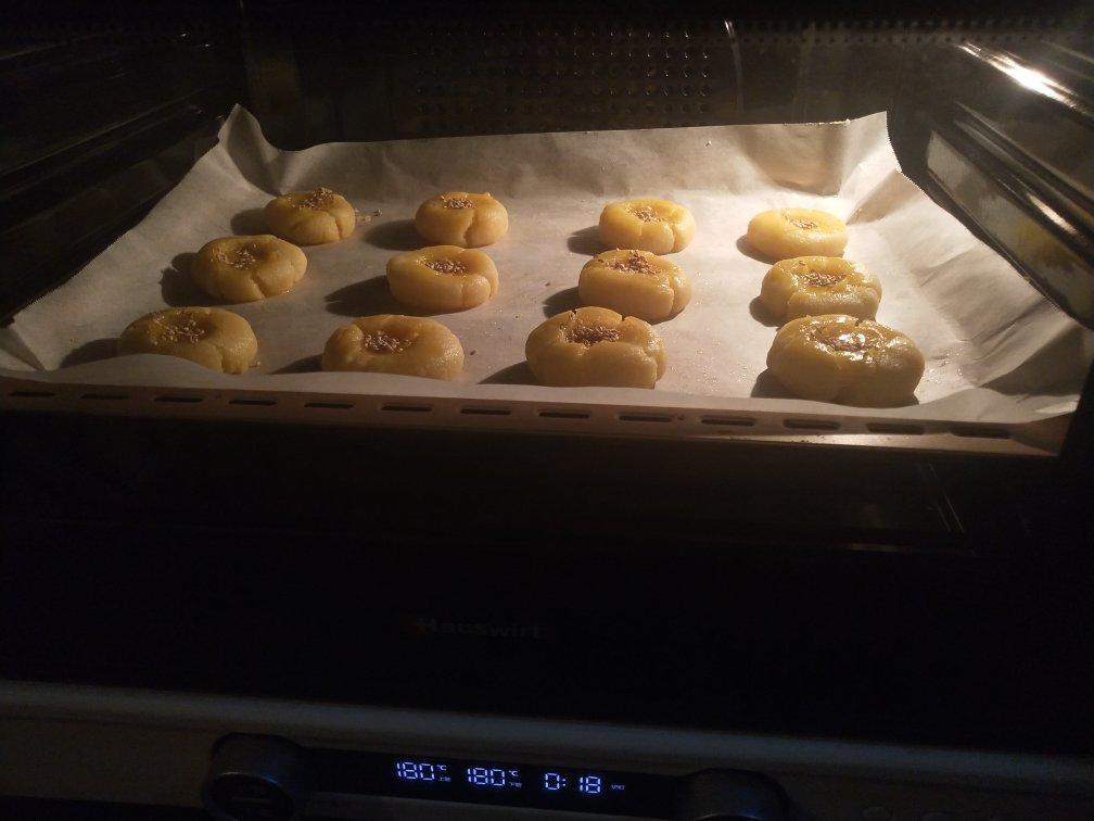 轻轻一按就碎掉的原味桃酥（不输猪油版）