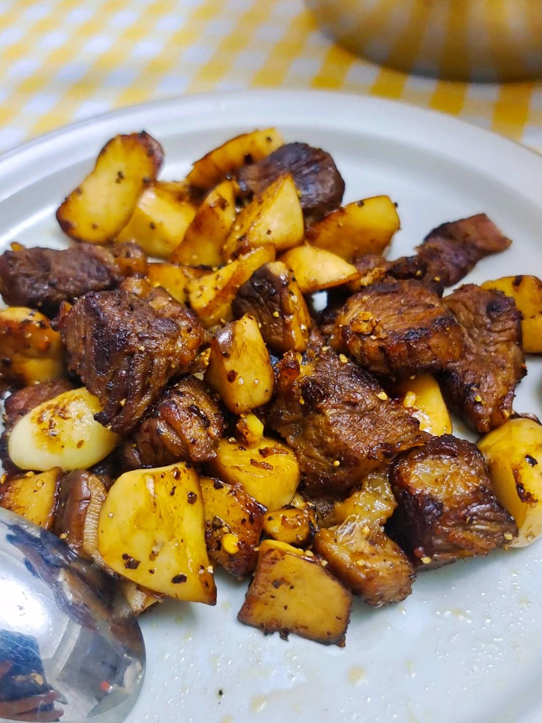黑胡椒煎杏鲍菇牛肉粒