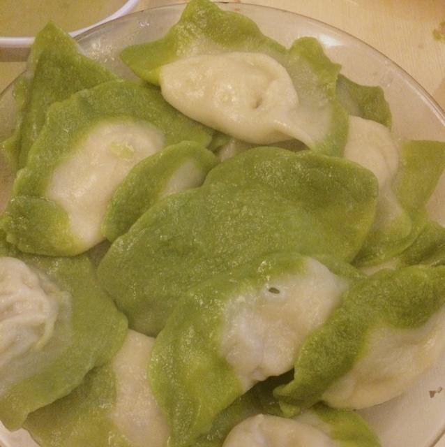 翡翠白玉白菜饺子详细版（附翡翠白玉白菜饺子包法，翡翠白玉饺子皮两种制法，面包机和面，翡翠白玉烧卖，各种馅料搭配）