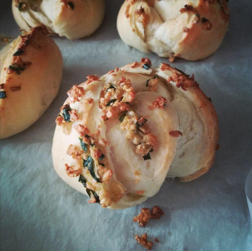 快手蒜香面包-懒人只需一发【外脆里软超好吃】