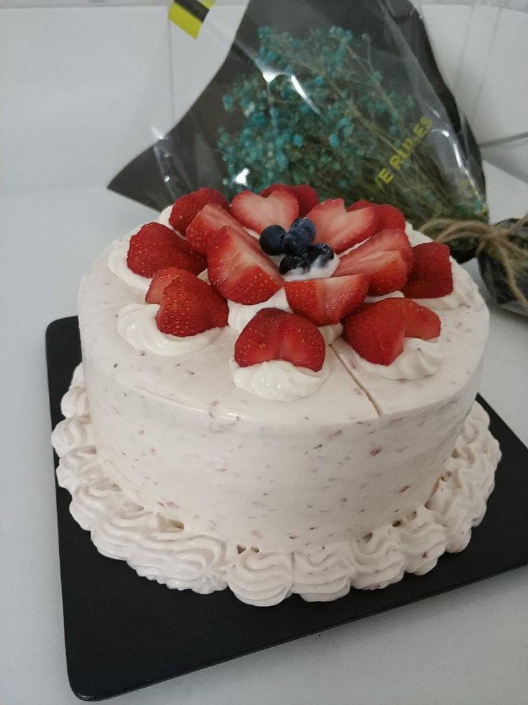 《Tinrry+》草莓奶油蛋糕（8寸配方）