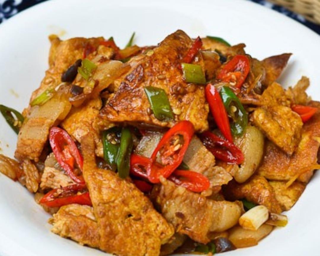 五花肉炒豆腐
