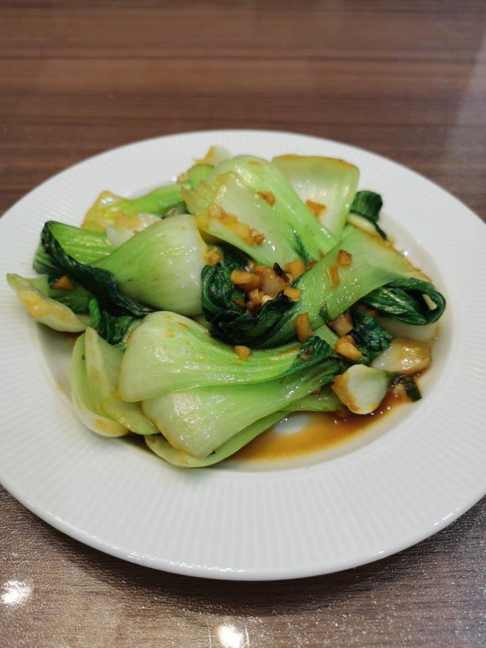 软糯可口的蒜蓉小青菜