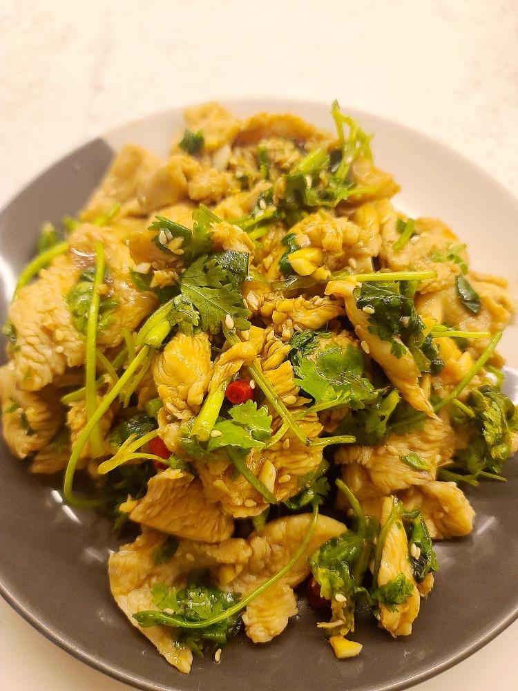 👩‍🍳凉拌鸡胸肉「夏日凉菜」的做法