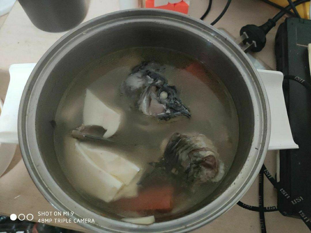 鲫鱼豆腐汤