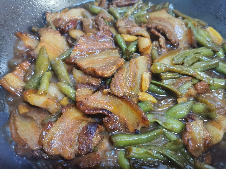 东北五花肉炖豆角