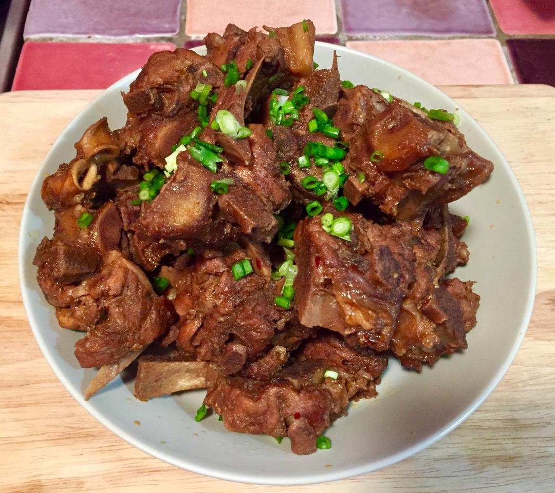 小厨oursbrun做的酱大骨