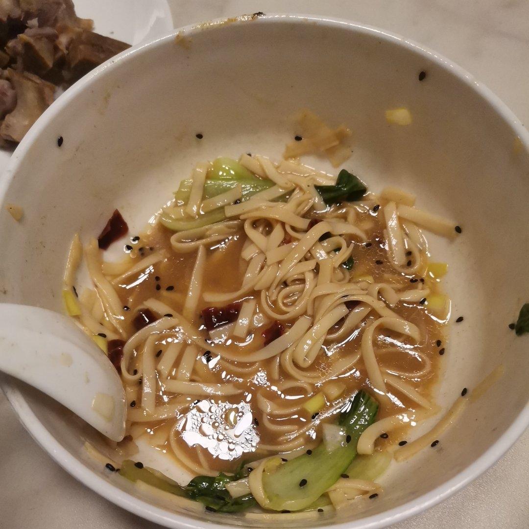 10分钟家常油泼面