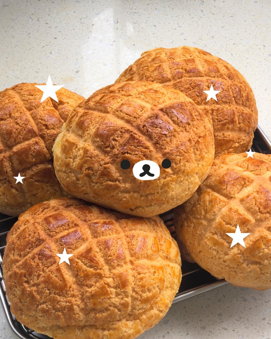 好吃到炸裂的港式菠萝包（附带制作酥皮的小视频）