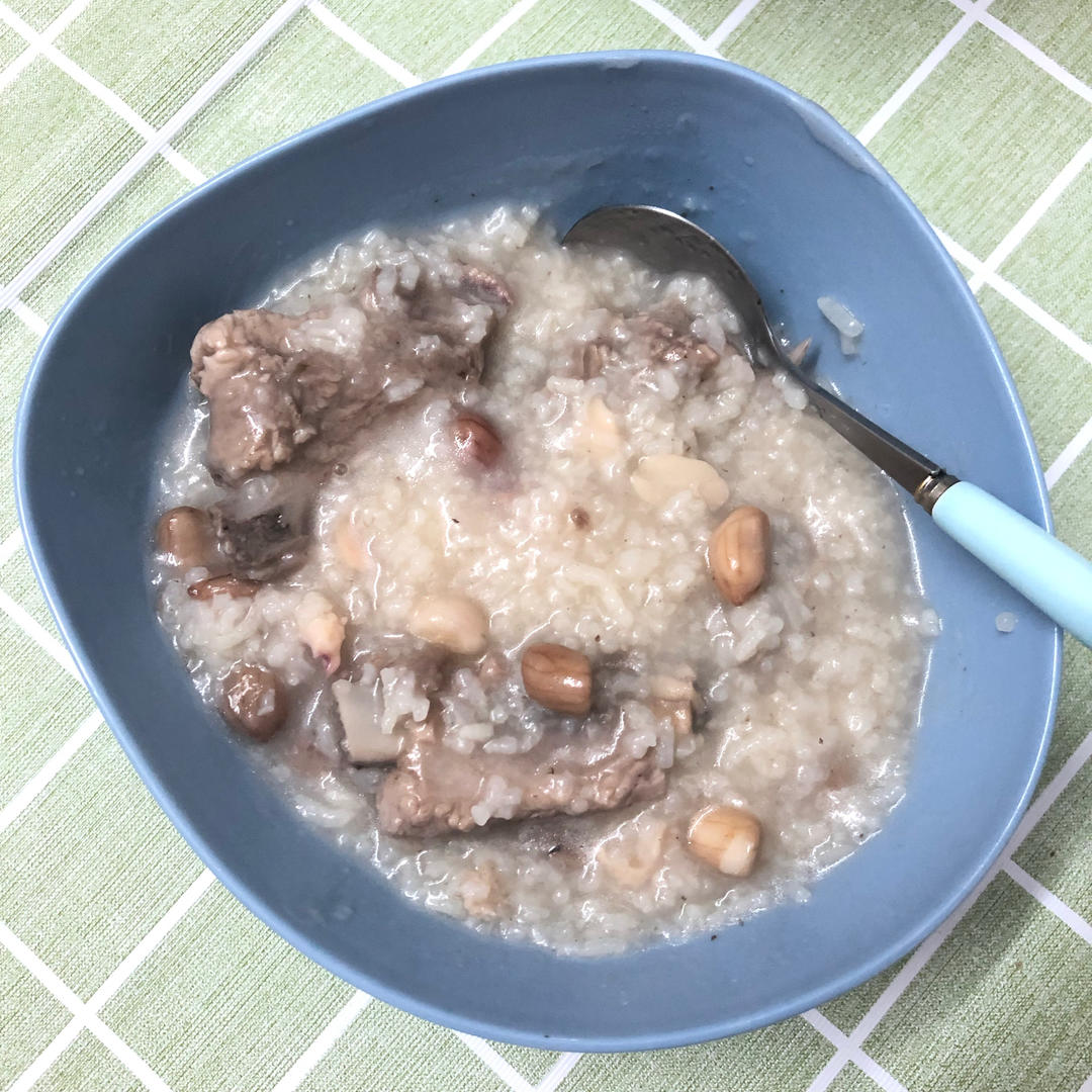 花生咸排骨粥