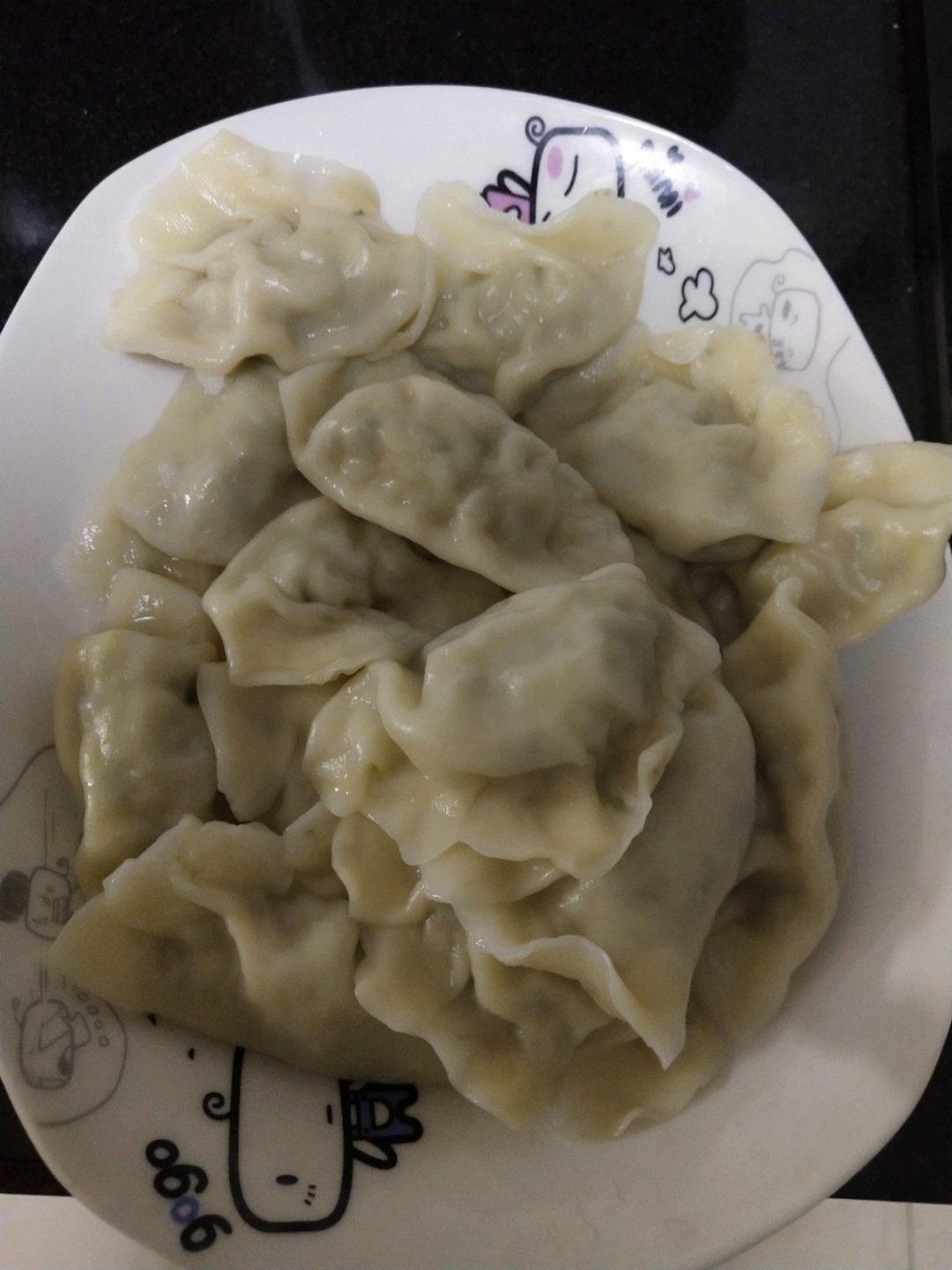 猪肉萝卜饺子（只需按步骤做，没有比这个更简单的了）