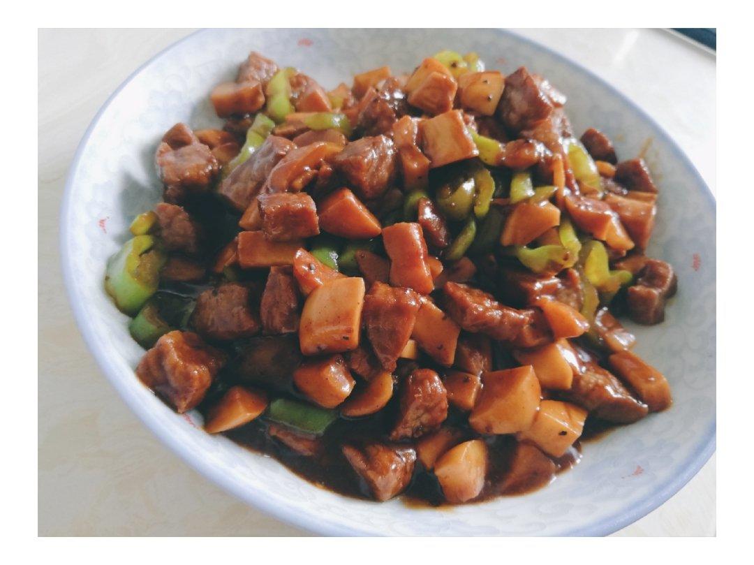 【黑椒杏鲍菇牛肉粒】