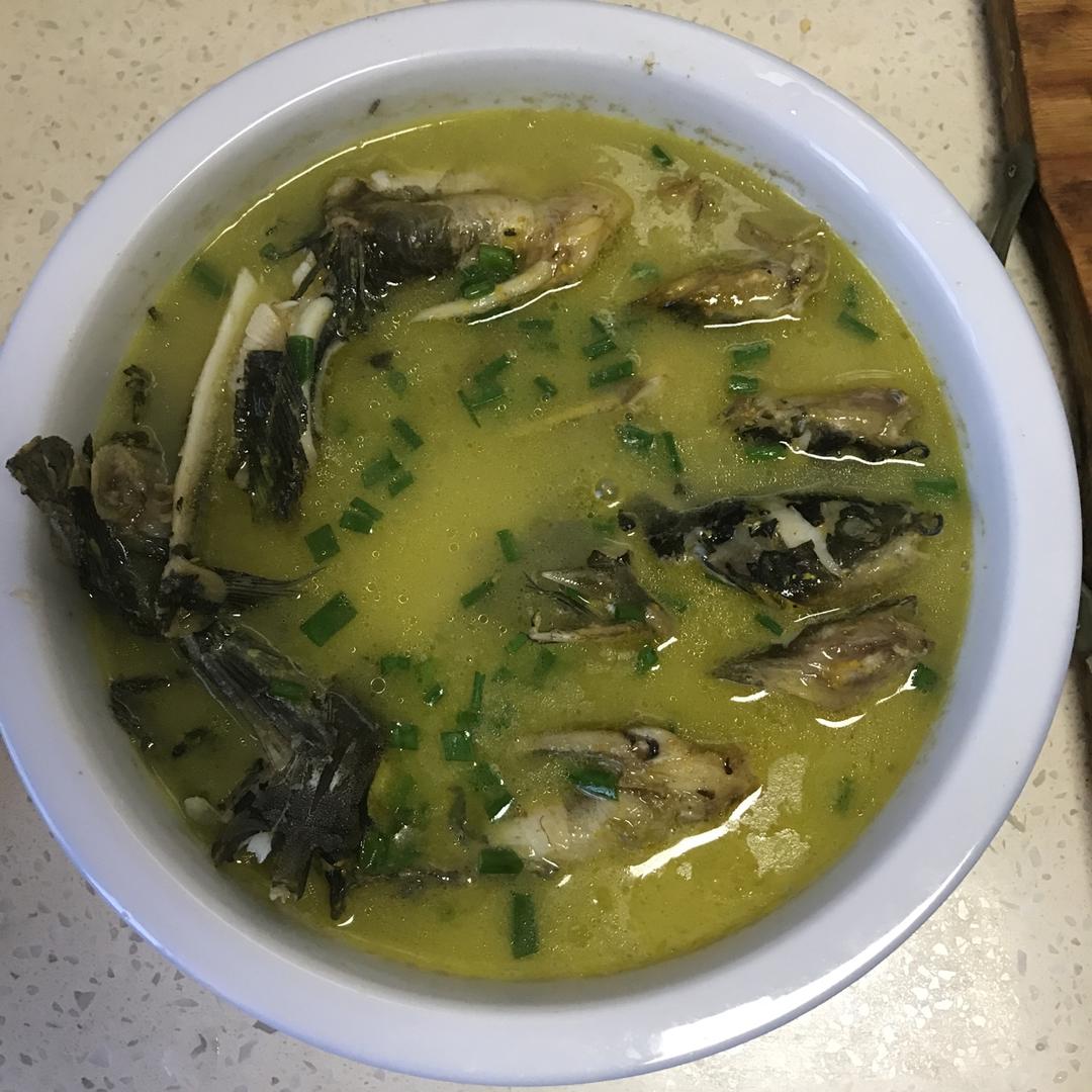 不暮做的黄颡鱼汤黄腊丁昂公鱼