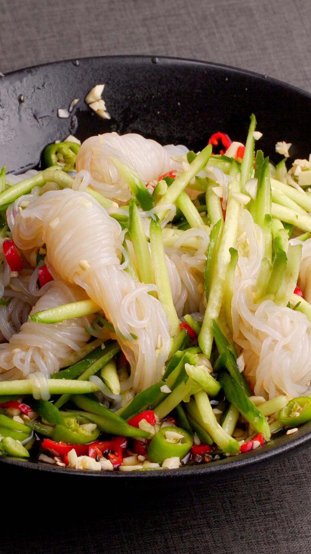 捞汁魔芋丝的做法