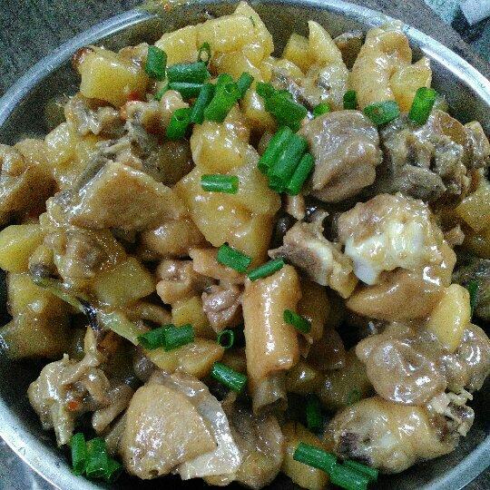 土豆炖鸡块