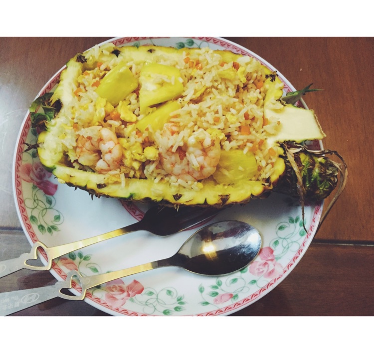 虾仁菠萝炒饭