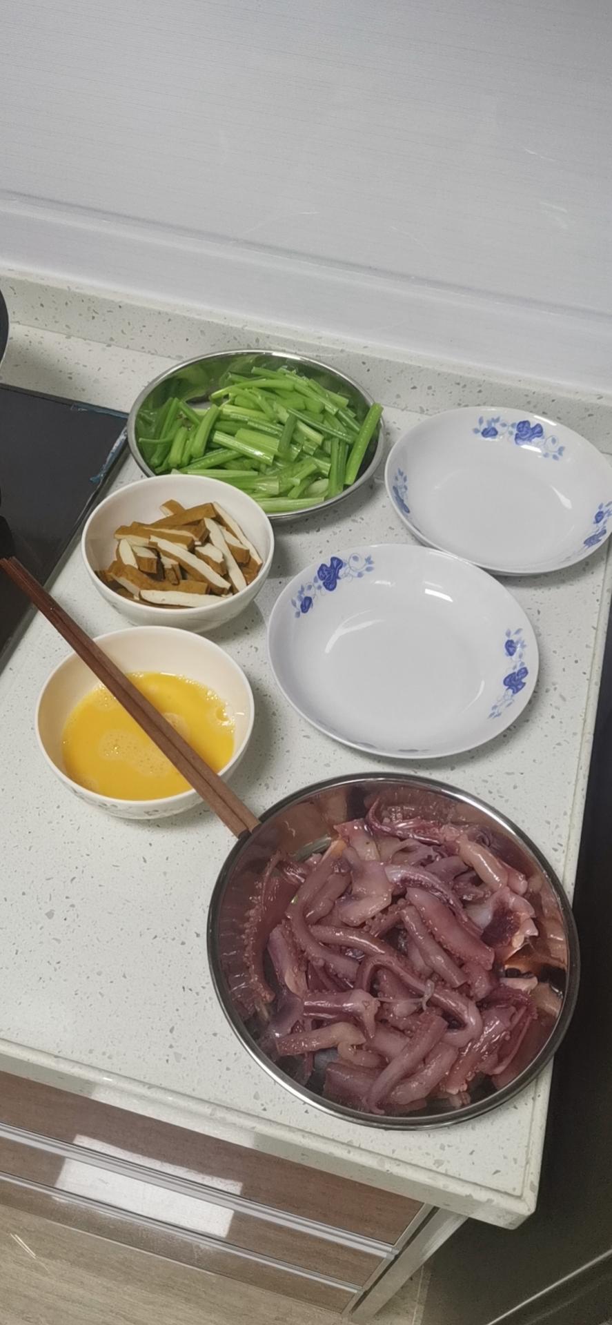 超下饭的孜然鱿鱼须，香辣爽嫩，比烧烤还好吃