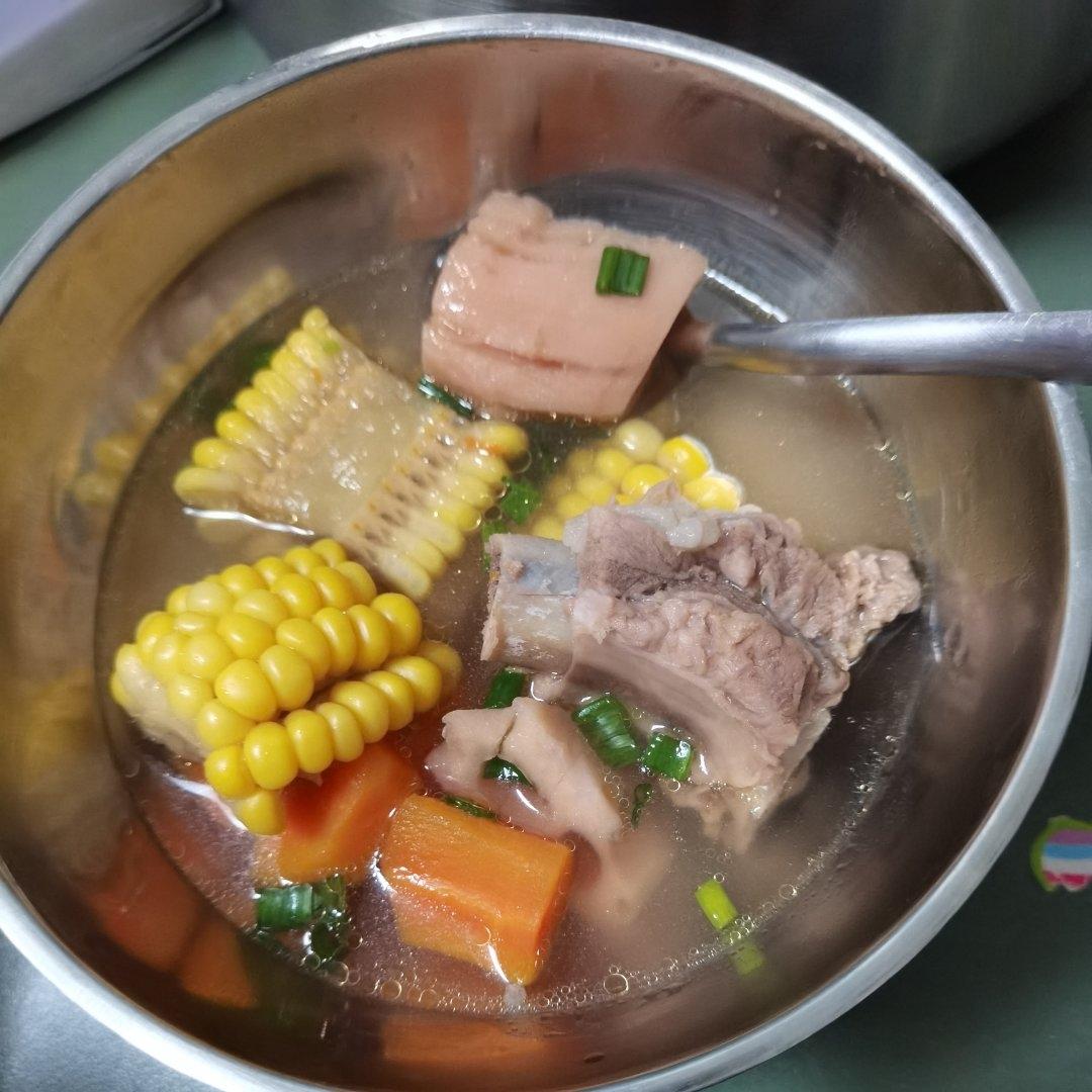 脚丫脚丫丫做的玉米排骨汤