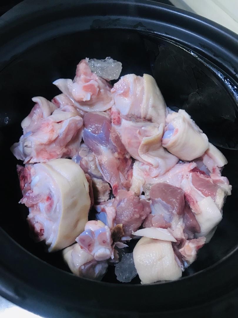 喜庆菜·蚝鼓发菜烩猪手（寓意：好事发财就手）