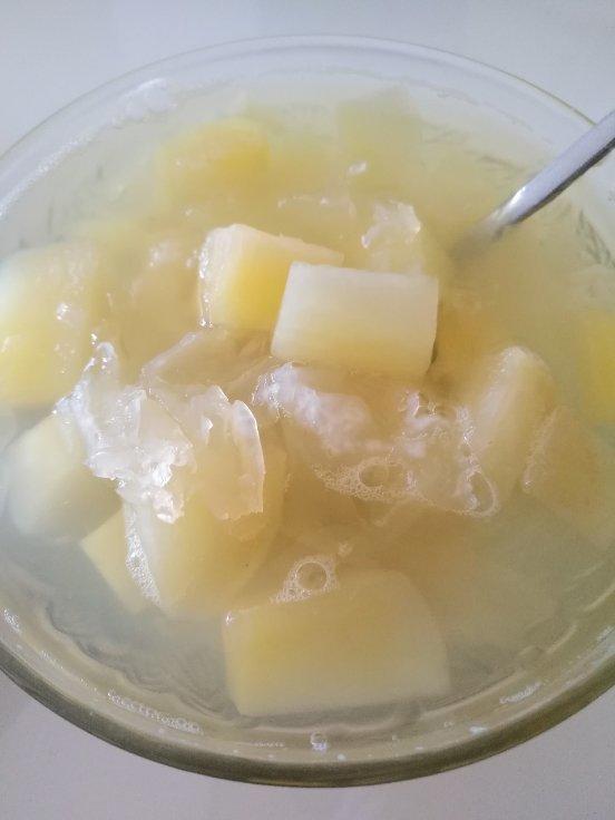 雪莲果银耳羹