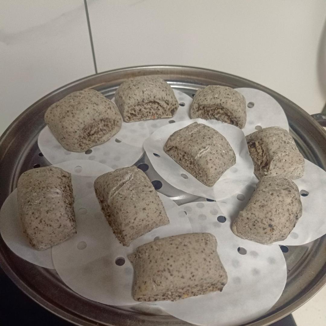 黑芝麻花生卷馒头