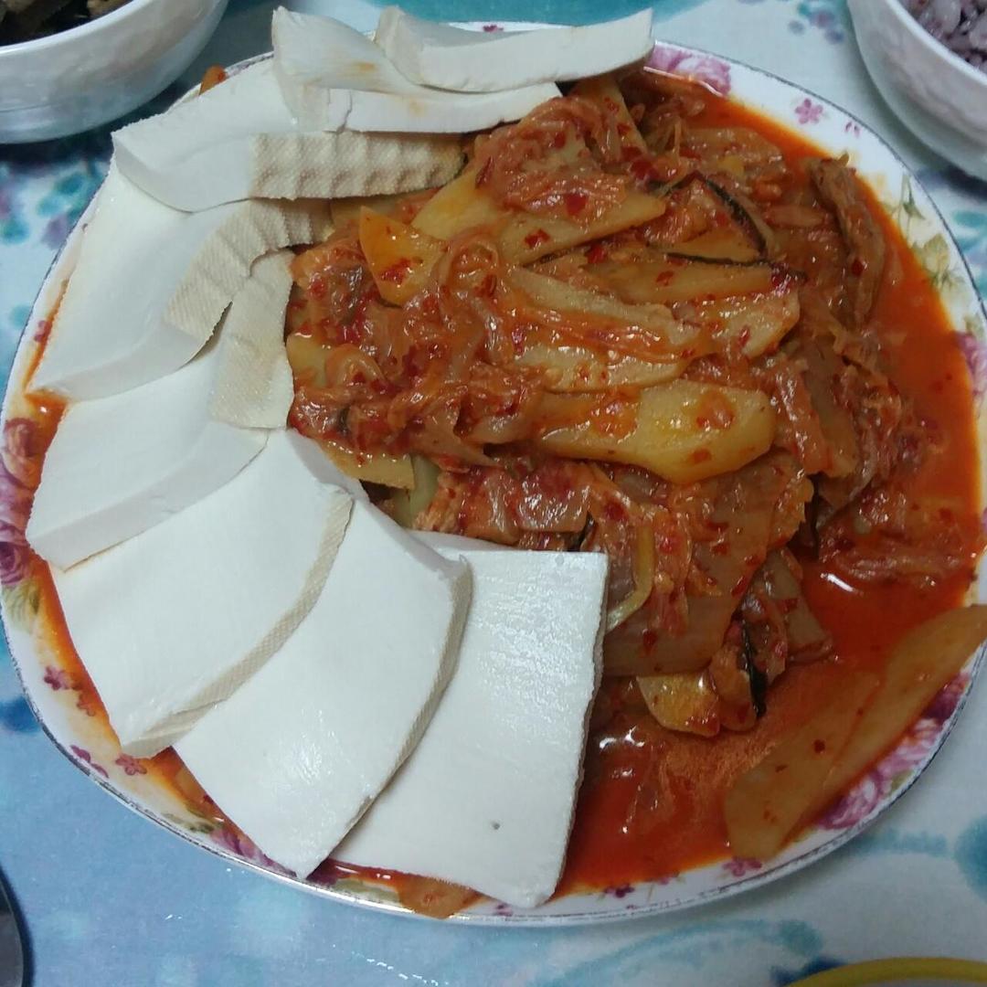 韩式辣白菜炒土豆