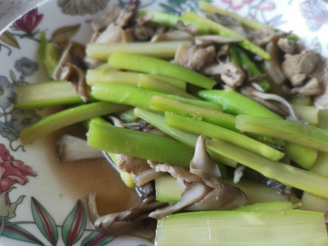 舞茸炒芦笋