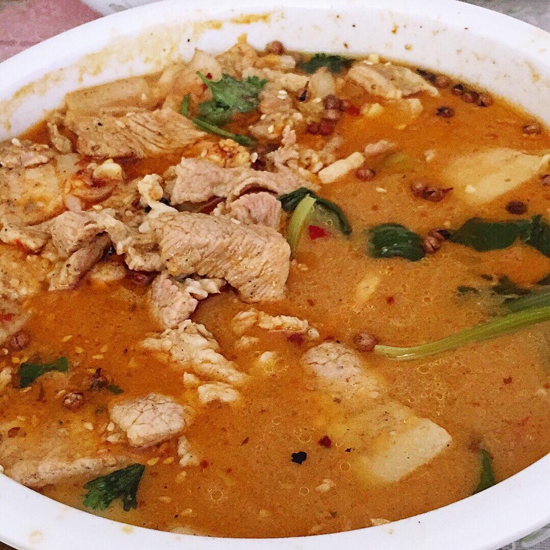 厨师长教你：“水煮肉片”的正宗做法，这味道真的很四川