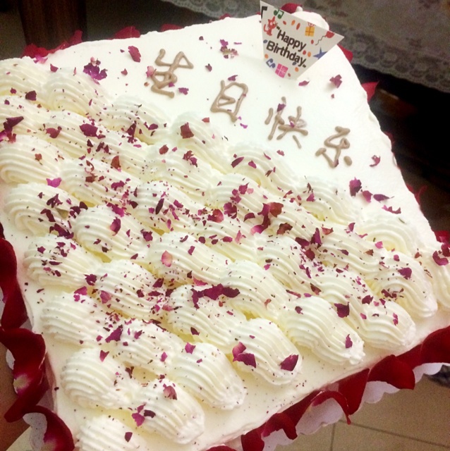 玫瑰花瓣蛋糕