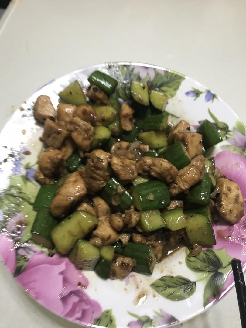 好吃不胖‼️低脂低热量 超简单青瓜炒鸡胸肉