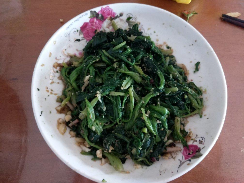 凉拌菠菜(家传秘方)