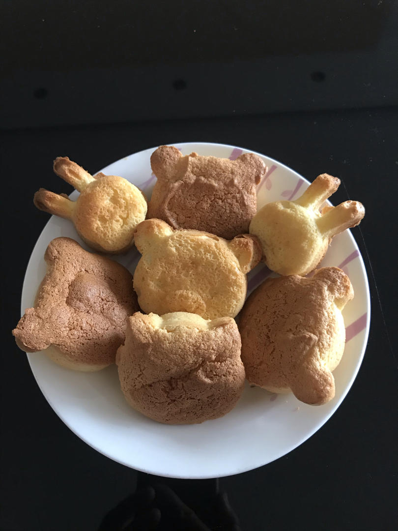 经典分蛋蜂蜜海绵蛋糕，只需四种材料！