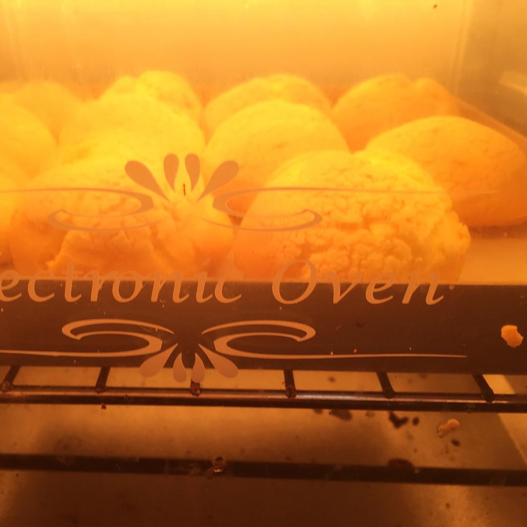 酥皮奶油泡芙--#皮黑森林#