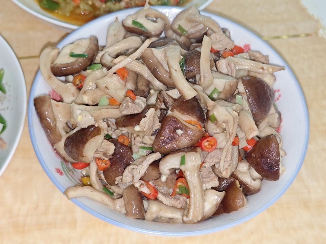 香菇炒肉的做法