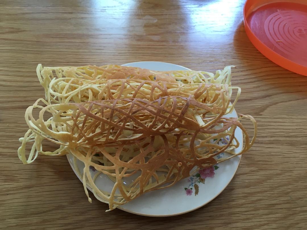 彩虹蕾丝鸡蛋卷