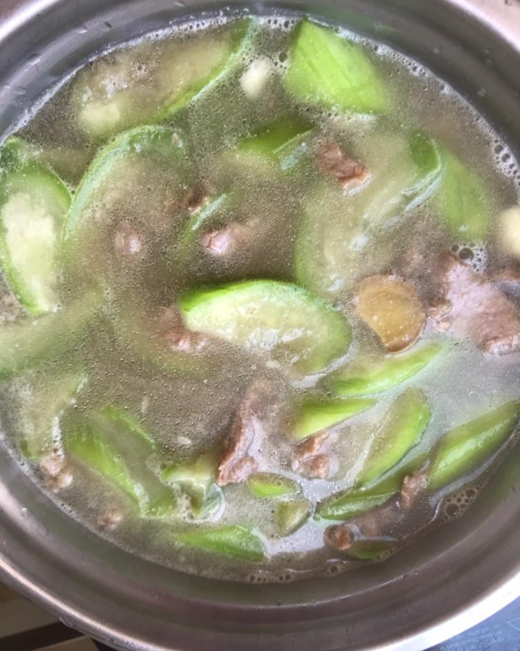 丝瓜肉片汤