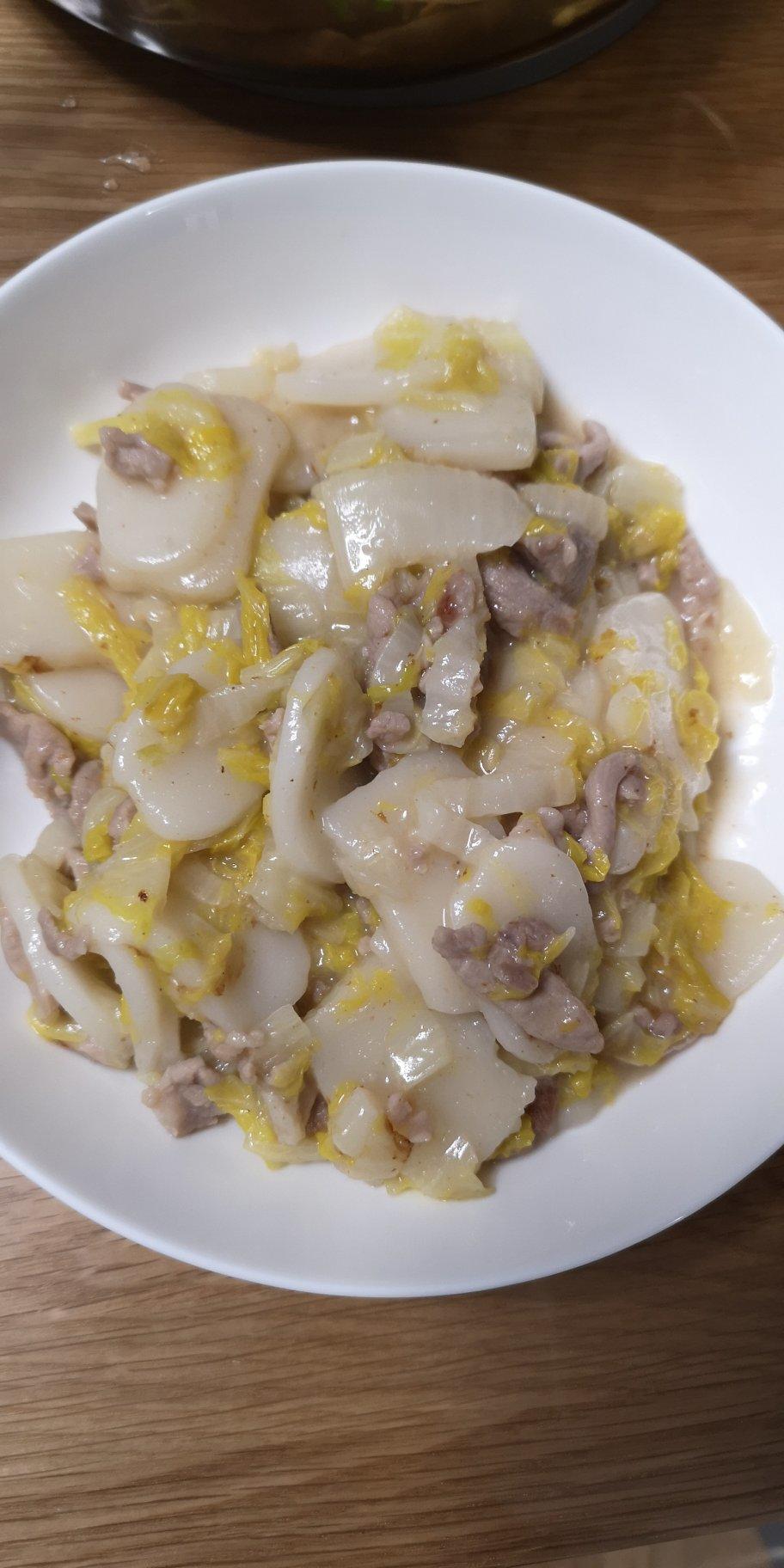 潘多拉之吻做的黄芽菜肉丝年糕